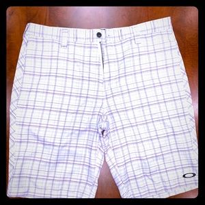 Men’s XL Oakley Golf Shorts